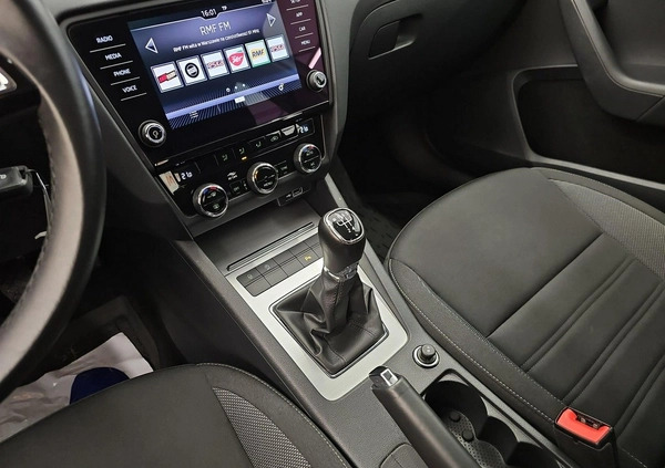 Skoda Octavia cena 61500 przebieg: 91424, rok produkcji 2019 z Łosice małe 379